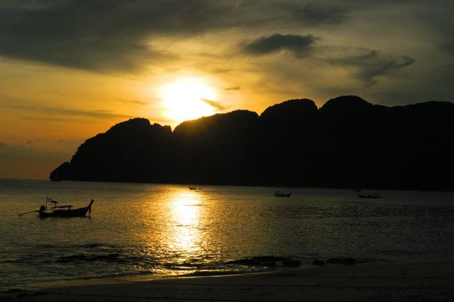 long-beach-ko-phi-phi-thailand-sunset