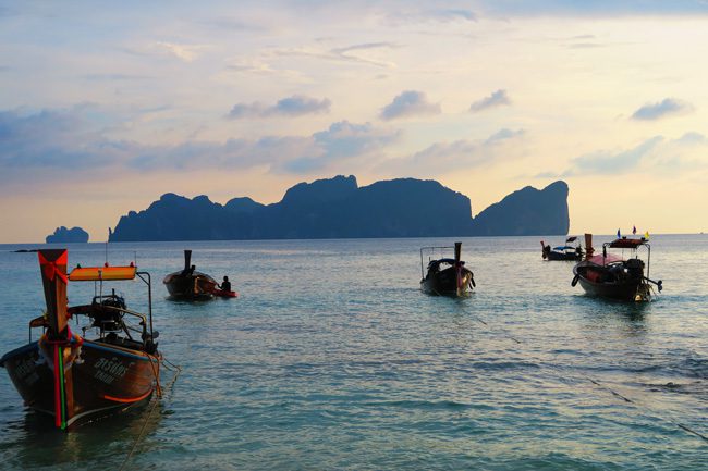 phi-phi-the-beach-resort-ko-phi-phi-longboats