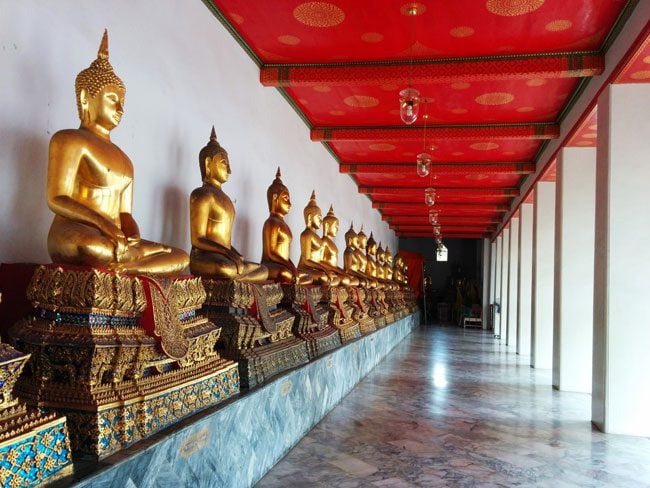 the-grand-palace-bangkok-rows-of-buddhas