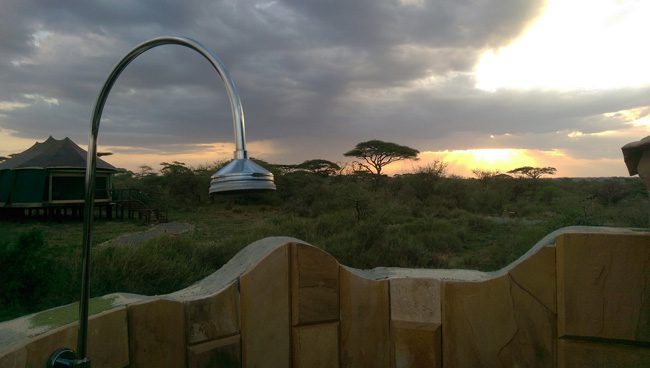 lake-maesk-outdoor-shower-tanzania
