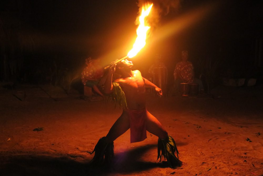 ריקוד אש פולינזי - טהיטי - פולינזיה הצרפתית