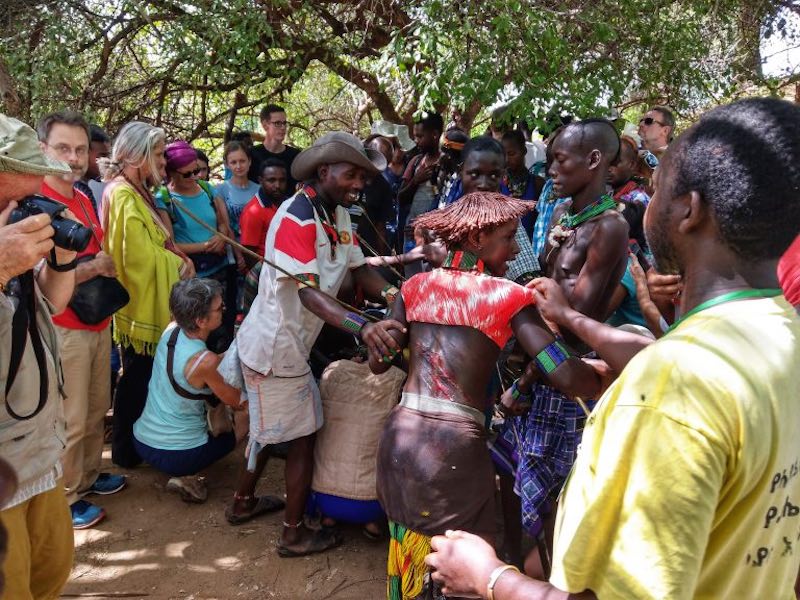 Hammer tribe female whipping ceremony - Vagabjorn