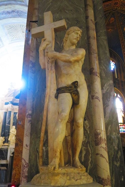 Basilica di Santa Maria Sopra Minerva - Rome church - Michaelangelo - Christ bearing cross statue