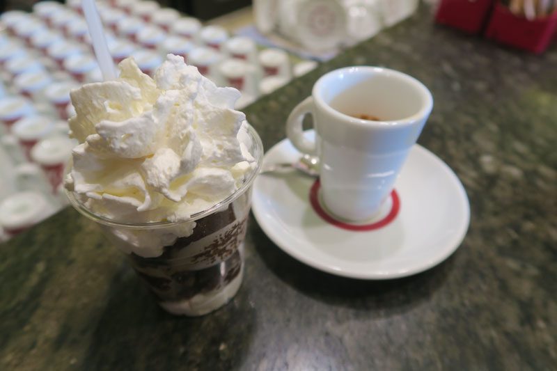 Famous Rome cafe - La Casa Del Caffè Tazza D'oro - granita con panna