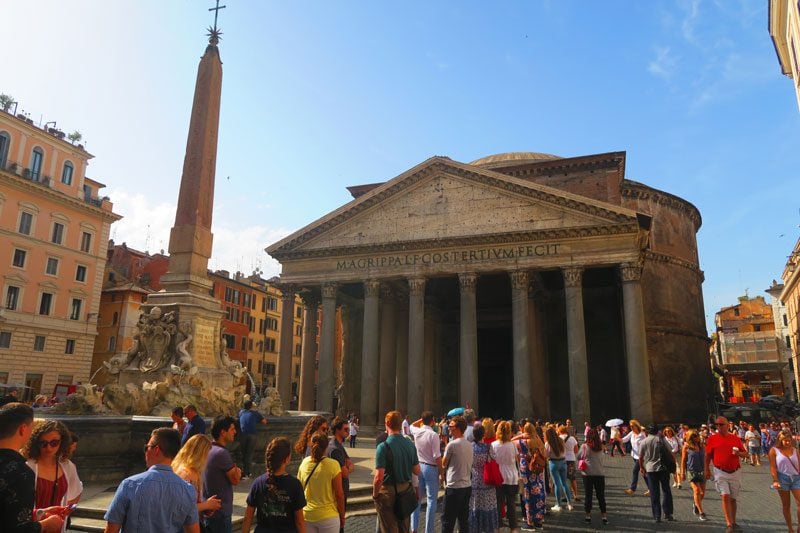 Line outside the Pantheon in Rome