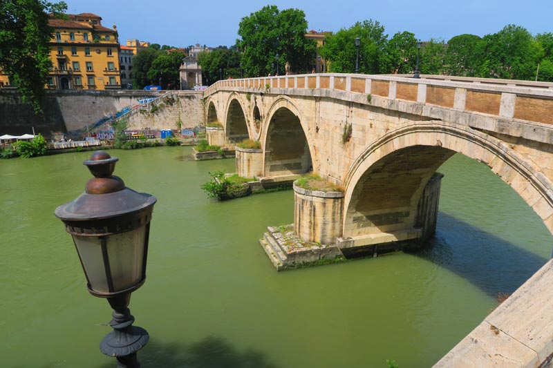 Ponte Sisto - Tiber River Bridge - Rome