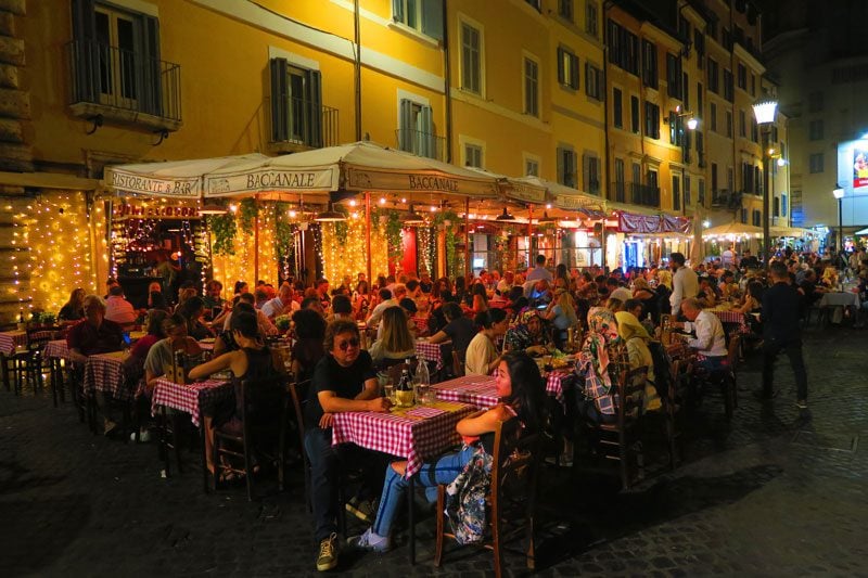 Rome restaurants at night - campo de fiori