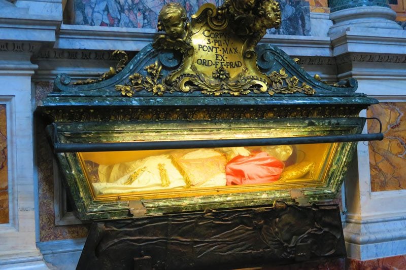 Santa Maria Maggiore - Rome Church - tomb of pope