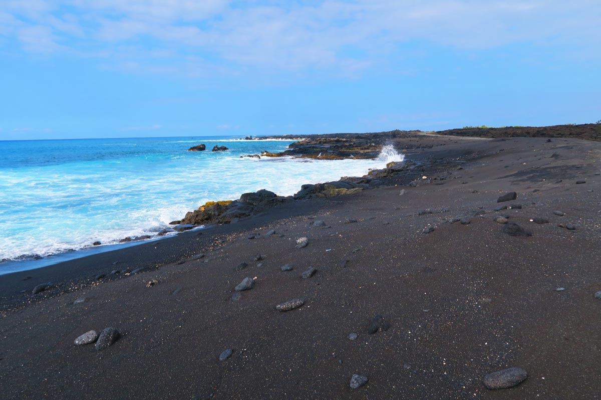 Makolea Black Sand Beach - Big Island Hawaii