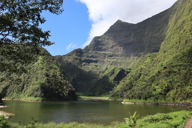 Papenoo Valley Tahiti French Polynesia - Lake Vaihiria