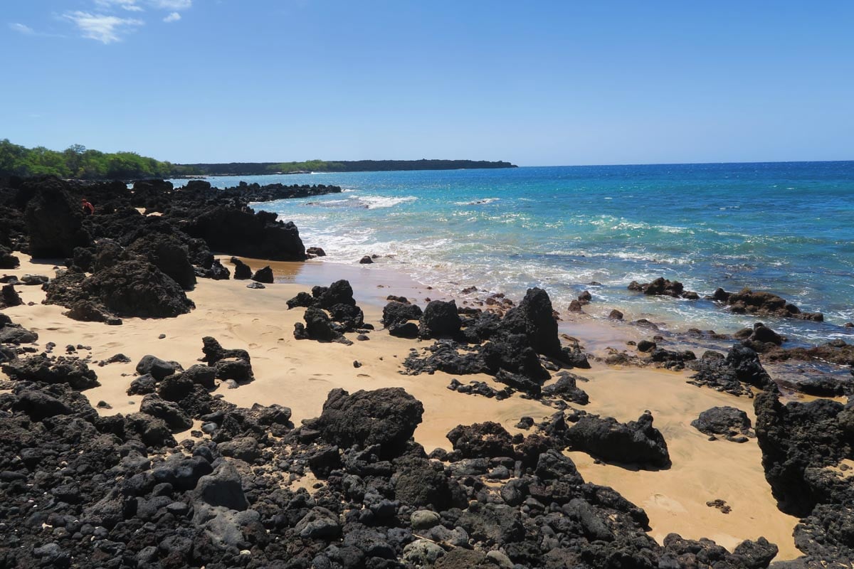 Rugged beach in Maui - Hawaii