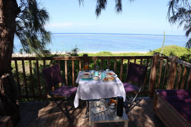 La Villa de la Plage - Reunion Island - breakfast in treehouse