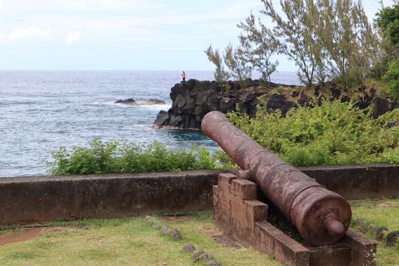 Canon pointing to ocean in Sainte Rose - Reunion Island