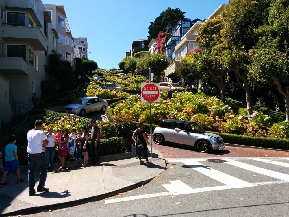 cars on lombard street san francisco