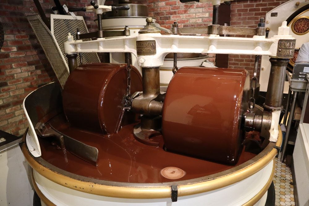 chocolate fountain at Ghirardelli's san francisco