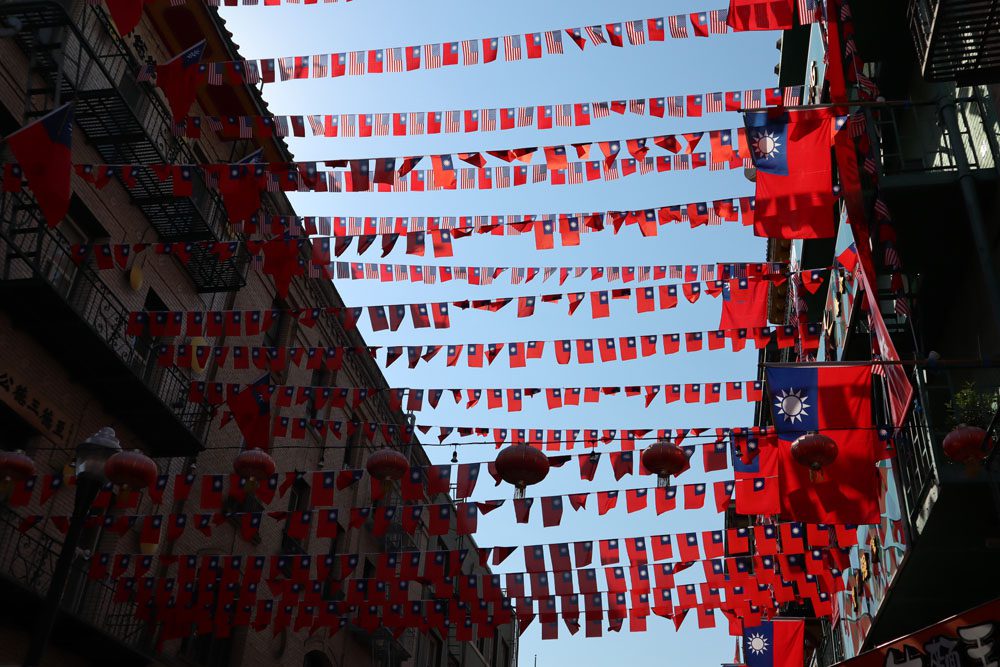 taiwan flags in san francisco chinatown