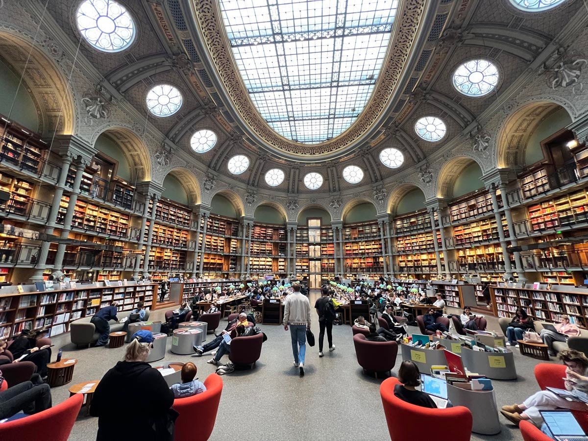 Central hall at Bibliothèque nationale de France (Richelieu site)