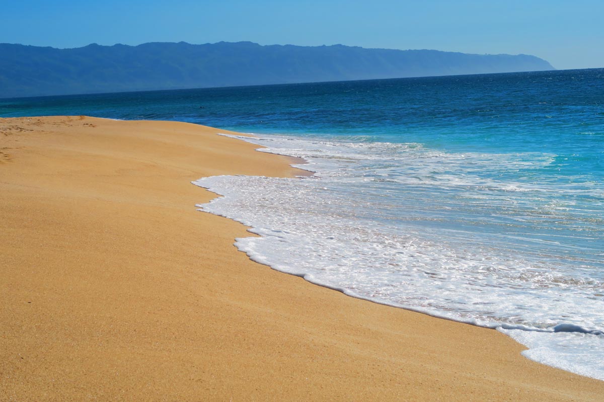 Ehukai Beach - Oahu North Shore - Hawaii - wave and sand