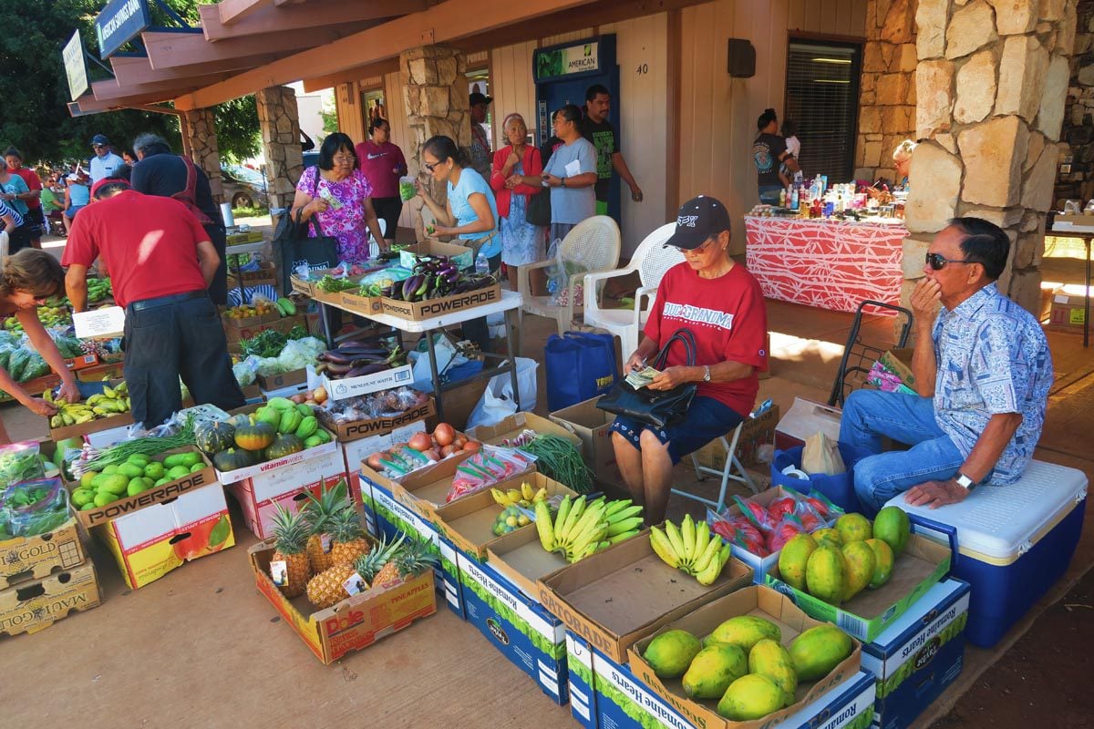 Kaunakakai Saturday Market - Molokai - Hawaii - fruits