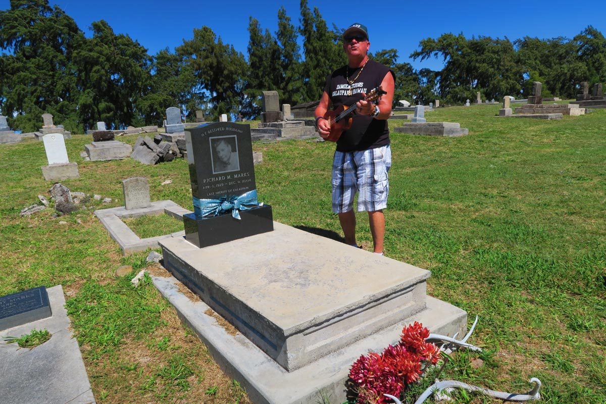 Richard Marks Grave - Kalaupapa - Molokai - Hawaii