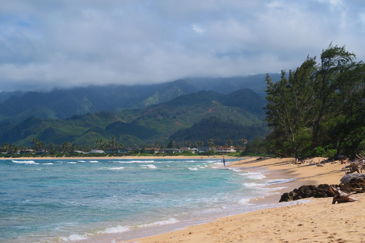 Rugged remote beach - Malaekahana State Recreation Area - Oahu - Hawaii