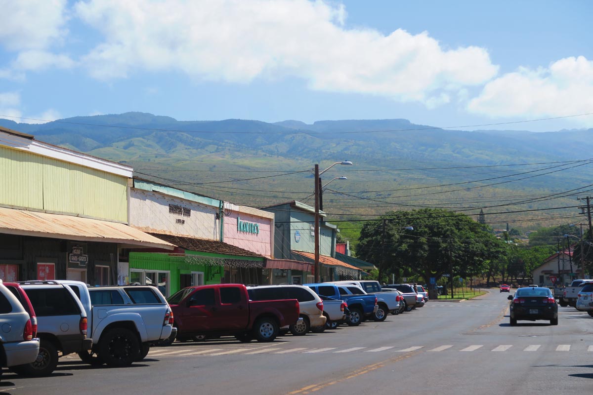 View of Downtown Kaunakakai and mountains - Molokai - Hawaii