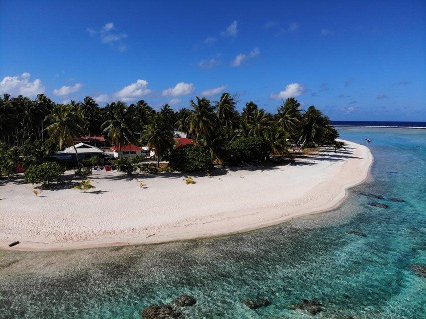 beach at pension coconut beach - tikehau - french polynesia