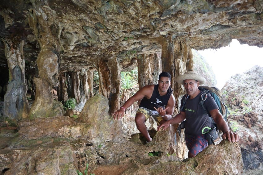 hiking guides - rurutu - austral islands - french polynesia