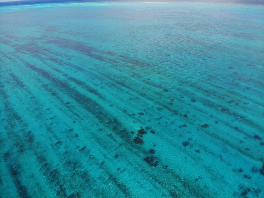 lagoon colors - tubuai - austral islands - french polynesia