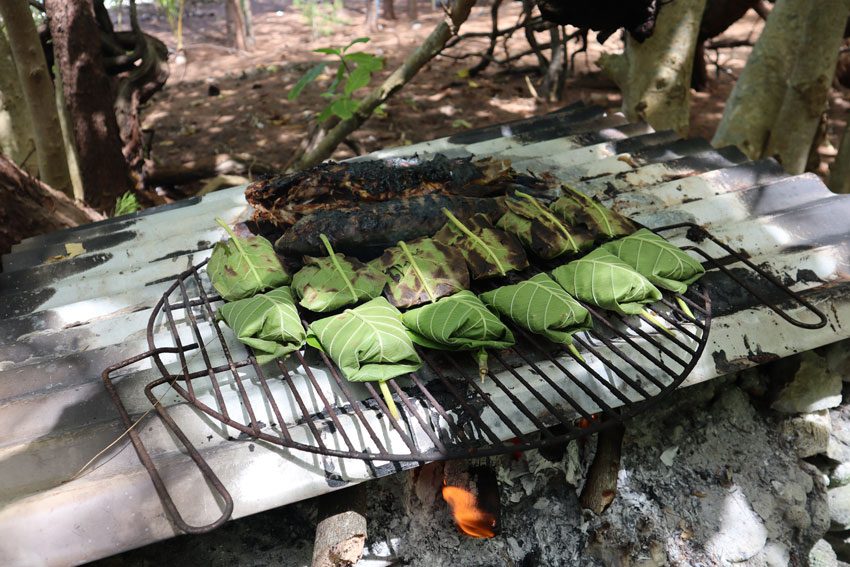 picnic motu - coconut bread - tubuai - austral islands - french polynesia