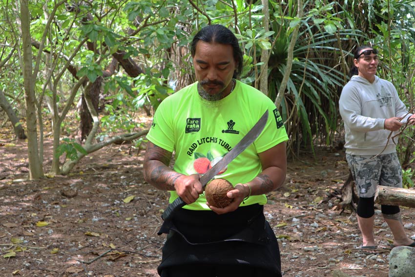 picnic motu - guide - tubuai - austral islands - french polynesia