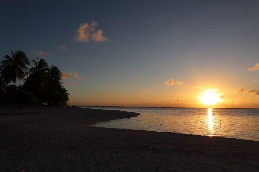 sunset 3 - tikehau - french polynesia