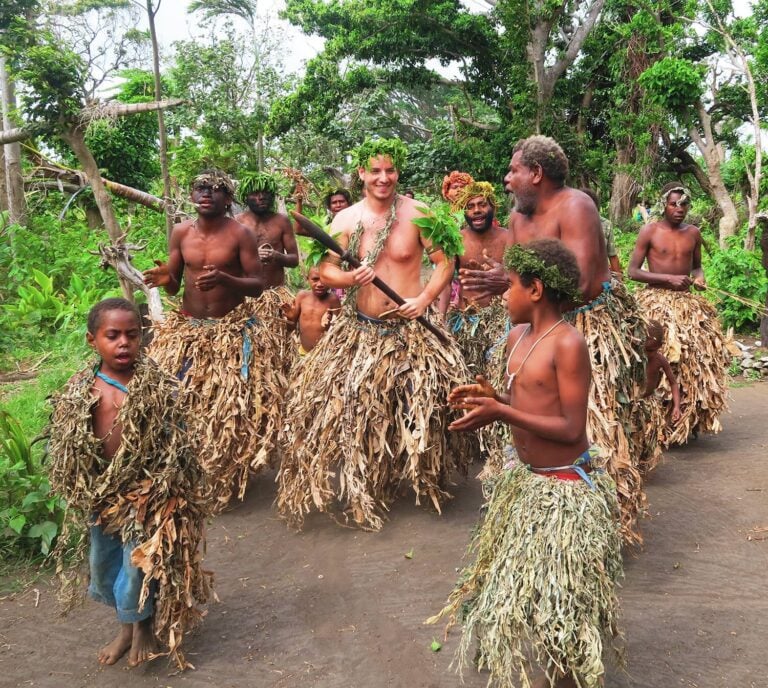 How To Island Hop In The South Pacific Islands