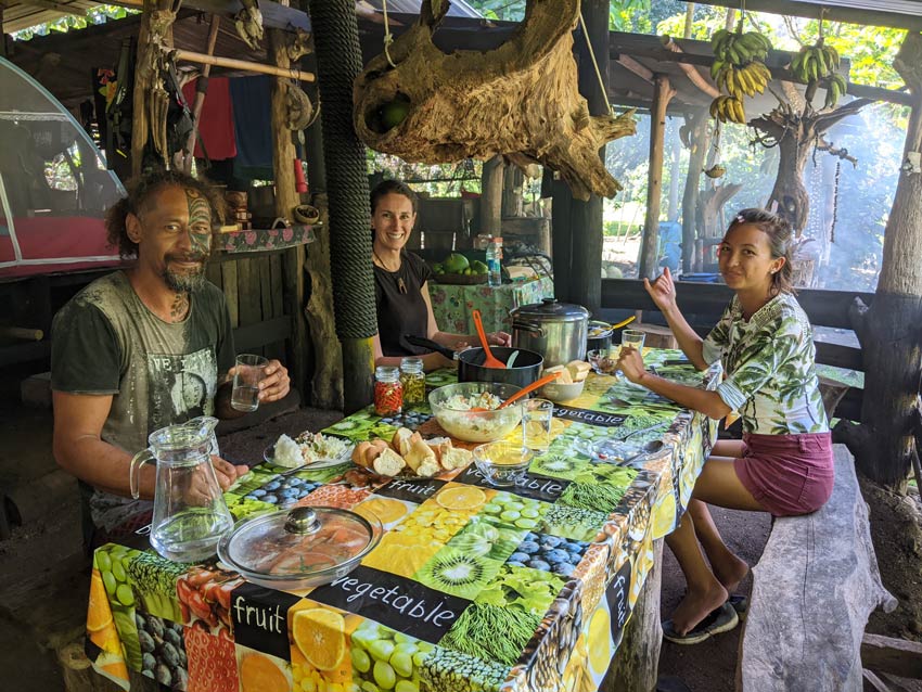 lunch at Ana and tangy home lunch at Ana and Tangy - Hakaui Valley - nuku hiva - marquesas islands - french polynesia