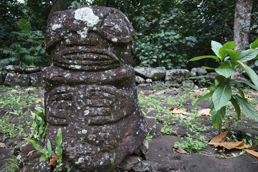 stone tiki Kamuihei archeological site - nuku hiva - marquesas islands - french polynesia