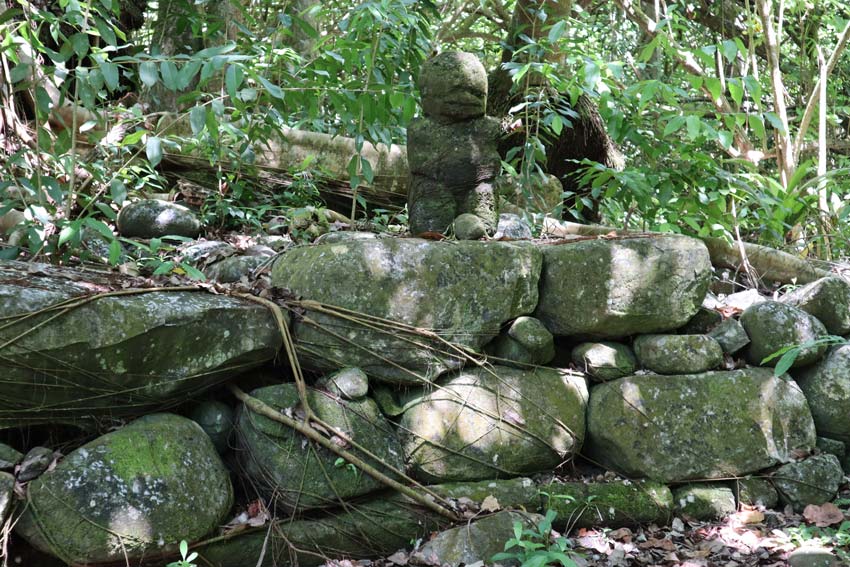 tiki stone statue - Hakaui Valley - nuku hiva - marquesas islands - french polynesia