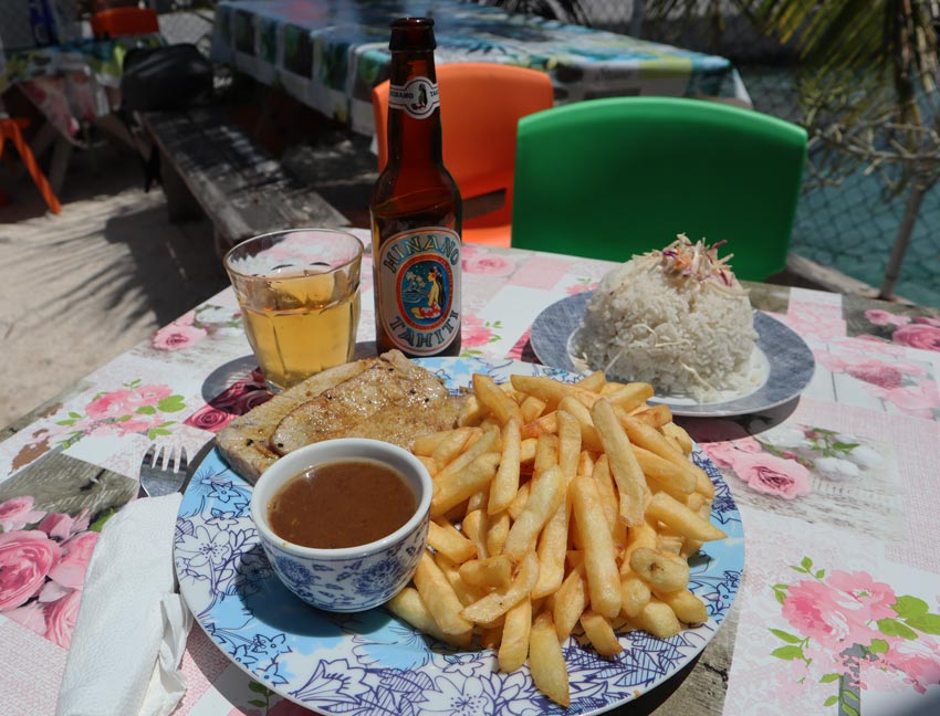 Lunch in Rangiroa French Polynesia
