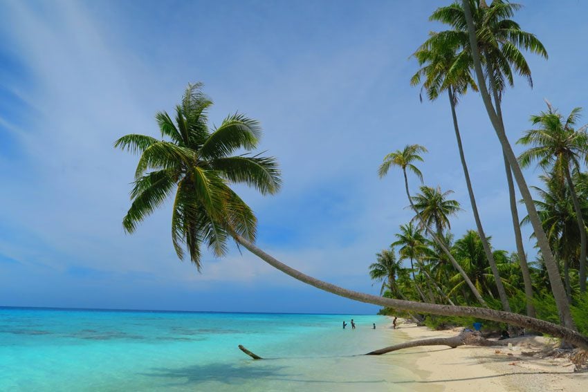 PK9 tropical beach Fakarava French Polynesia