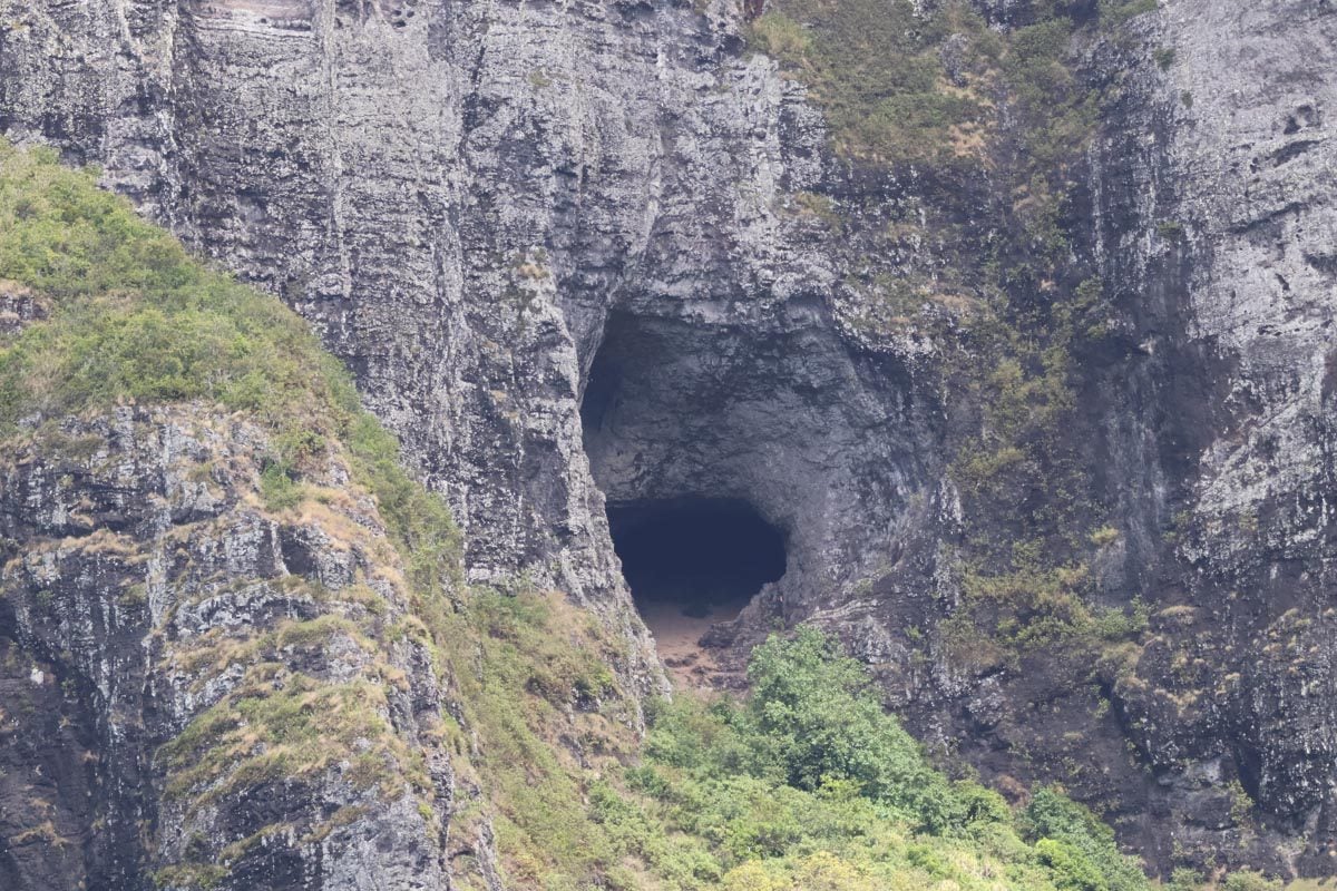 Closeup of the cave at the summit of Mount Otemanu