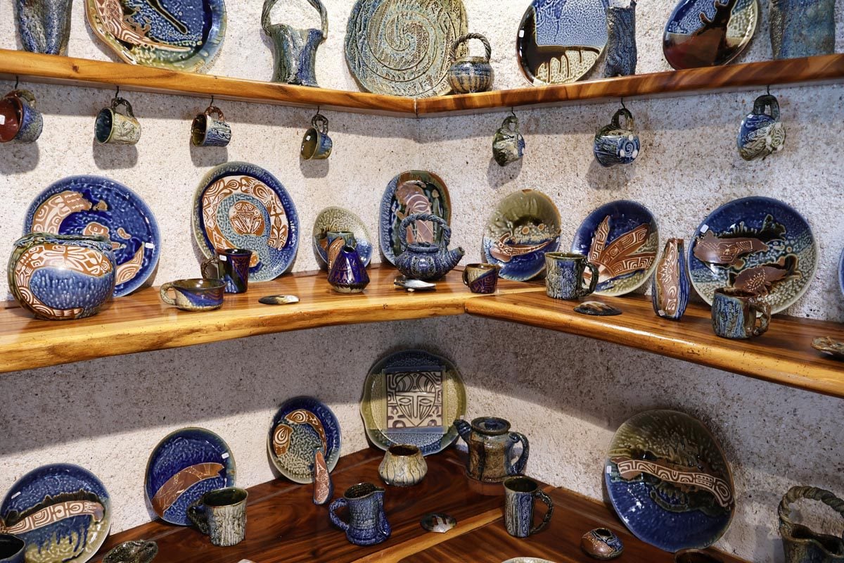 Huahine Nui Pearls & Pottery - ceramics