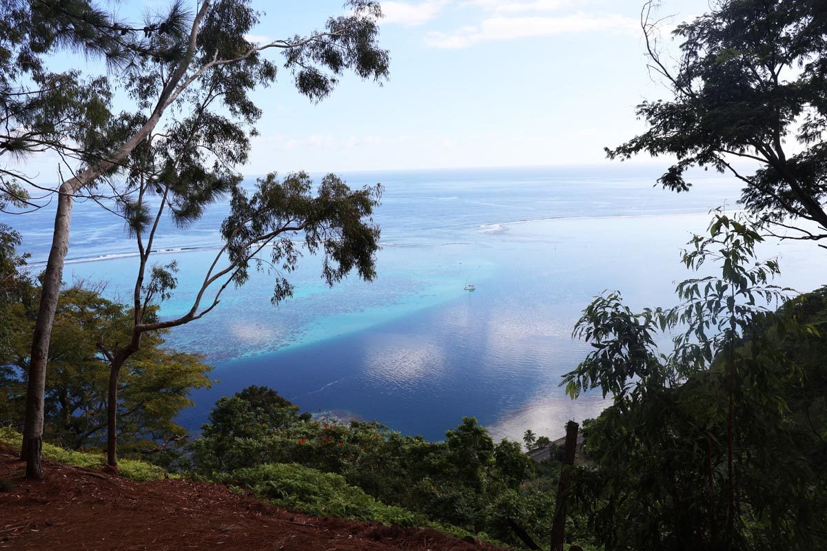 Maraa Swing Hiking Trail - Tahiti - View of lagoon pass