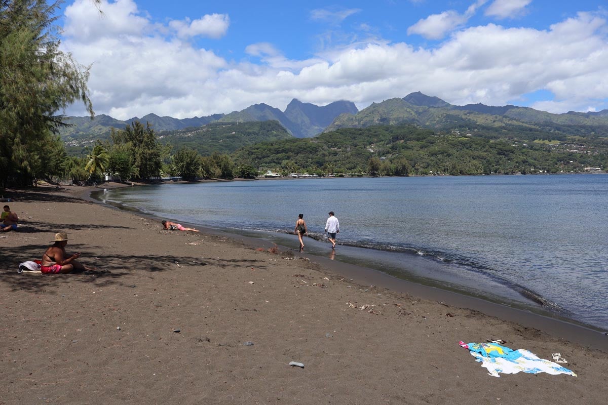 Point Venus black sand beach - Tahiti