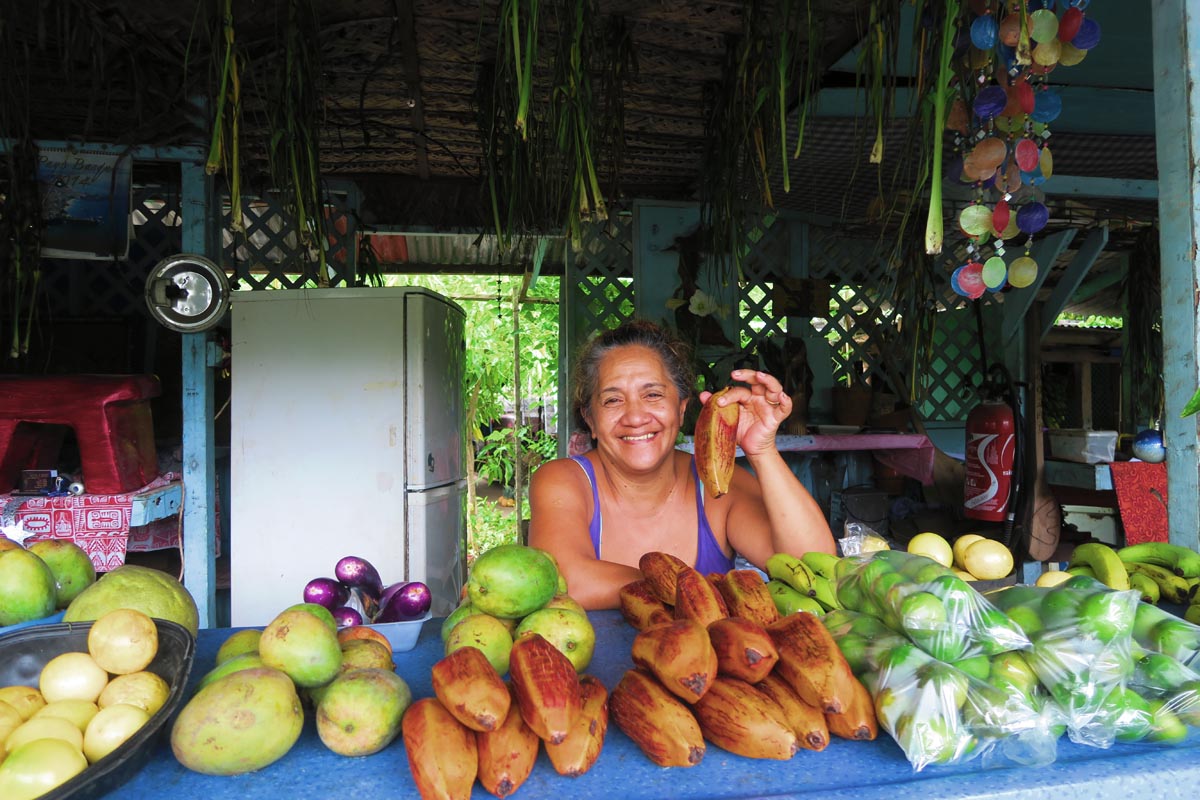 Local fruit stand in Moorea 3