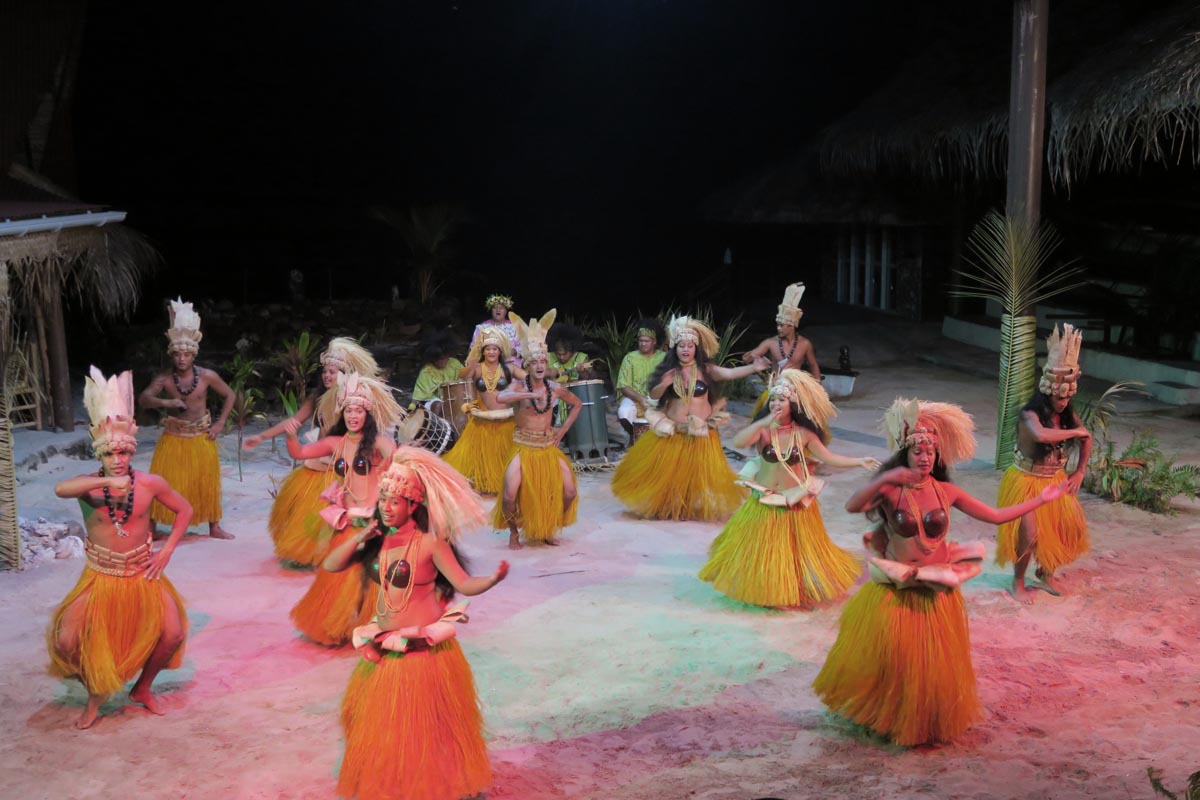 Polynesian dancing - Tiki Village - Moorea.jpg