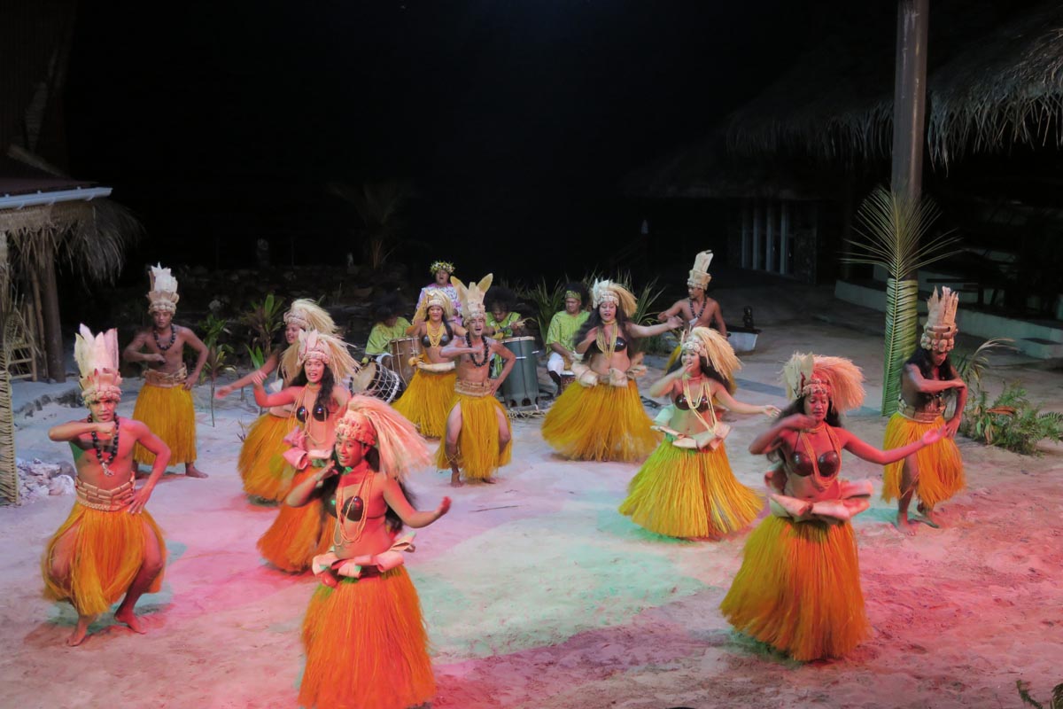 Tiki Village - Moorea - Tahitian dancing