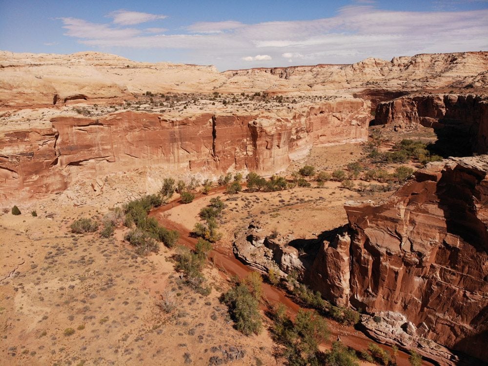 Horseshoe-canyon-aerial-view-canyonlands-national-park-utah