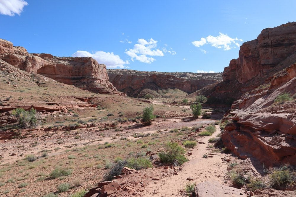 Horseshoe canyon hike - canyonlands national park - utah