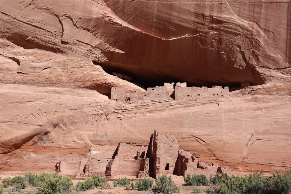 Pueblo - cliff dwelling in Canyon de Chelly