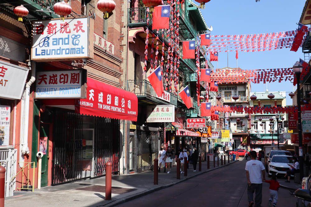 Street in San Francisco chinatown