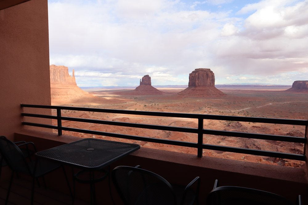 The view hotel monument valley - balcony